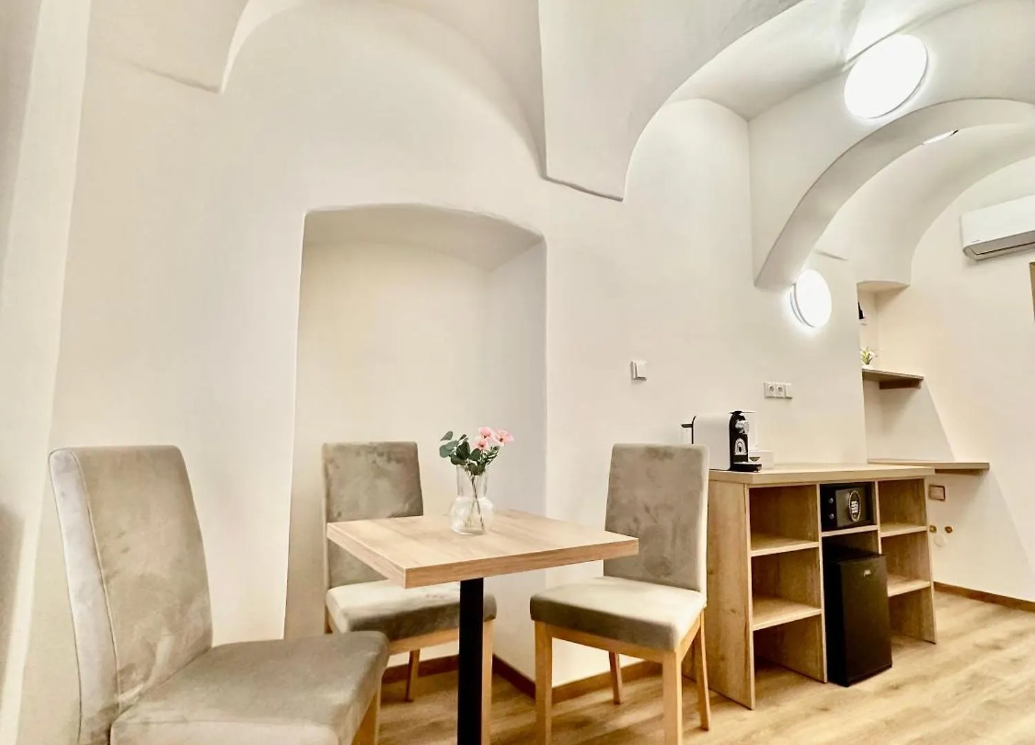Hotel Karlova Prague